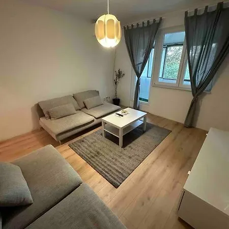 Διαμέρισμα Lovely 2 Bedroom In Center *