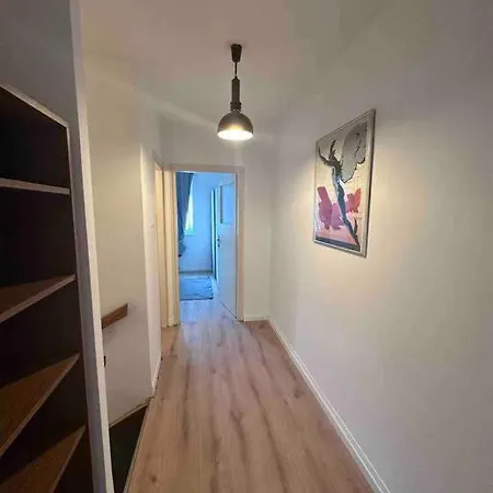 Apartment Lovely 2 Bedroom In Center